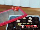 Bombones de chocolate semiamargo y chocolate blanco