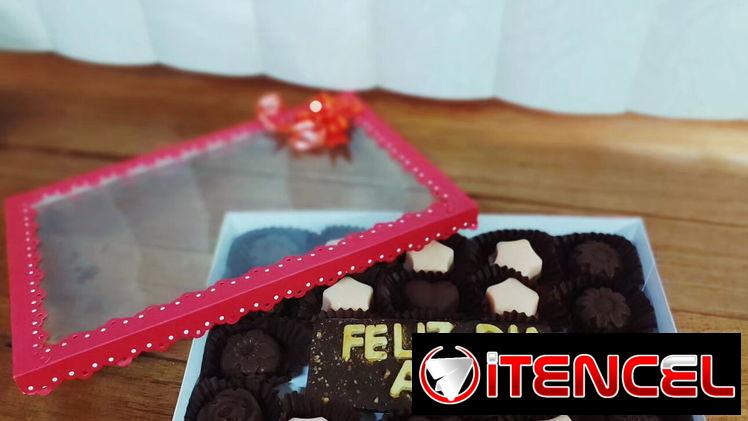 Bombones de chocolate semiamargo y chocolate blanco
