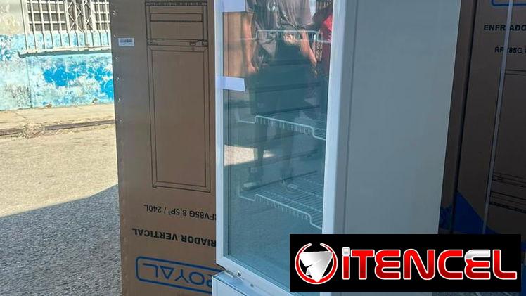 Exhibidora Vertical Royal de 8.5 pies mensajería gratis