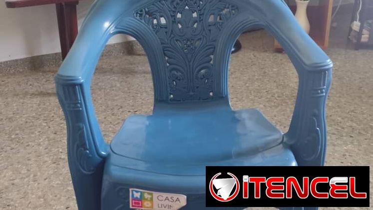 Silla plástica para niños con diseño de la India