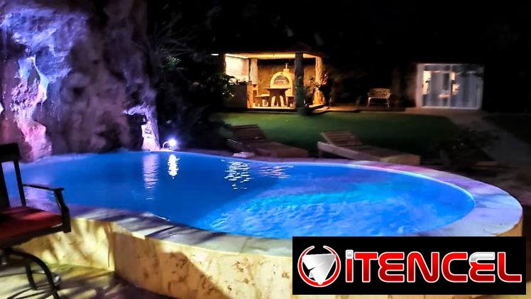 📱 Villa de Lujo con Piscina y Jacuzzi: Confort Total para tu Familia