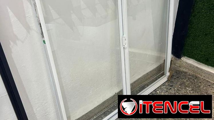 Ventana 1×1 marquetería de aluminio, cristal, importada