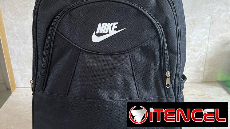 Mochila Nike nueva