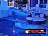 📱 Gran Hostal en 10 de Octubre con Piscina, Billar y Suites de Lujo