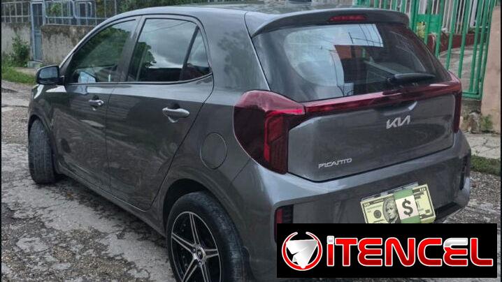 Kia Picanto 2025 con 3 mil km