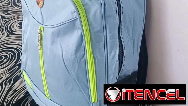 Mochilas grandes, azul, morada y Carmelita
