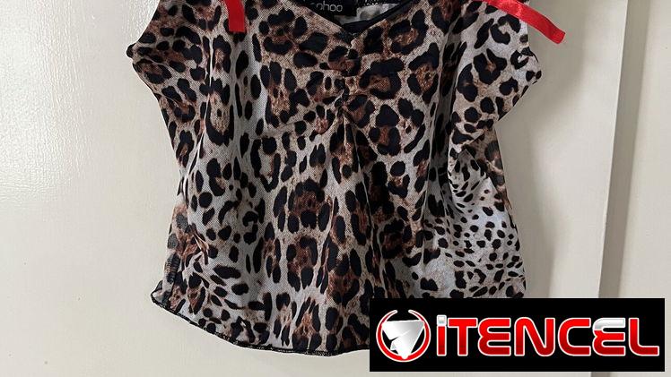 Crop top marca BOOHOO, Talla XS. Animal print Leopardo , color marron . Talla 38
