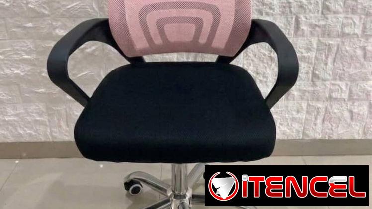 Silla clásica de oficina color rosado