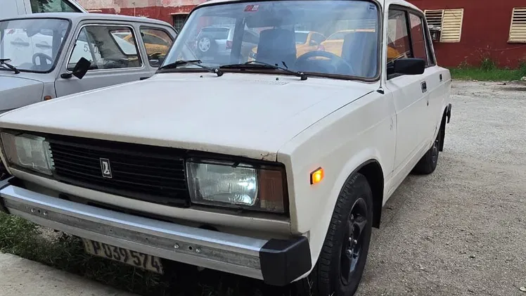 Lada 2105 en venta me ajusto con dinero en mano