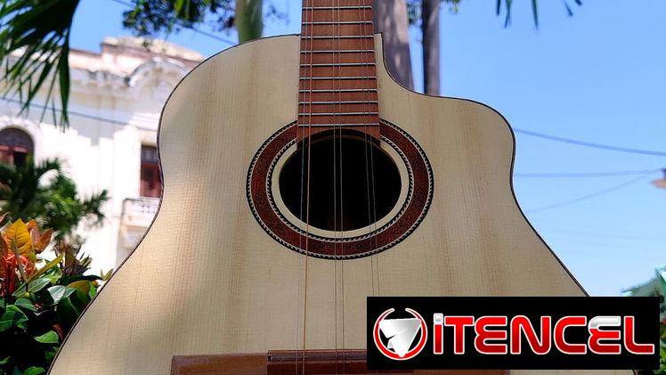 Tres cubanos nuevos, tapa de pino abeto