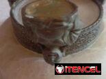Vendo centro de mesa antiguo chino, de opalina y bronce con budas. Precio 50 usd.
