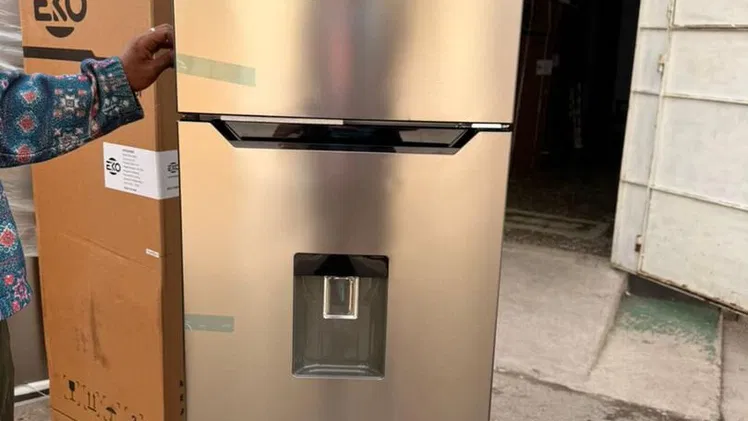 Refrigerador marca Eko 9.2 pies congelación seca 🤓 y dispensador (son bien grandes)
