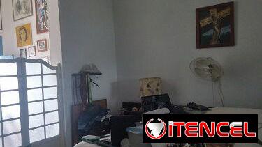 Vendo apartamento horizontal en la zona Catedral a una cuadra del Museo de la Revolución, a dos de la Iglesia del Angel