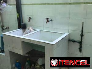 28f3573c33a273df9a130974c5ac4be829fc3a0185f92ecc291ede4a3a59ddba