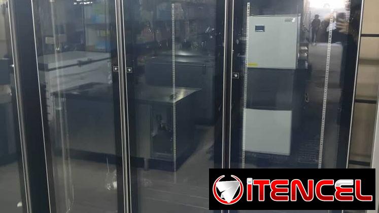Exhibidora Exhibidora JINGHAN vertical 3 puertas 36 pies    Precio: 1820 usd Exhibidor  triple Altura 2