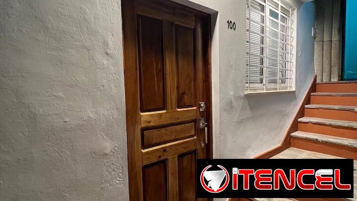 Apartamento de 1 dormitorio disponible para la venta en Vedado