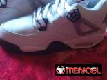 Tenis jordan retro 4
