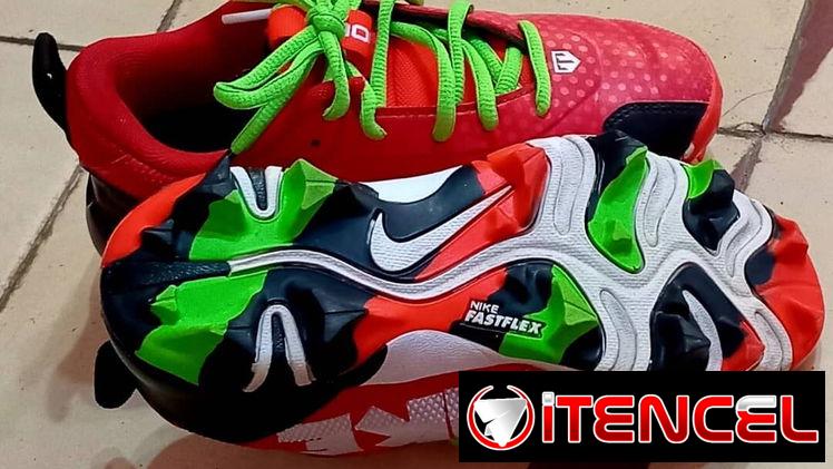 Tacos de fútbol ‘Nike’ (para niño)
