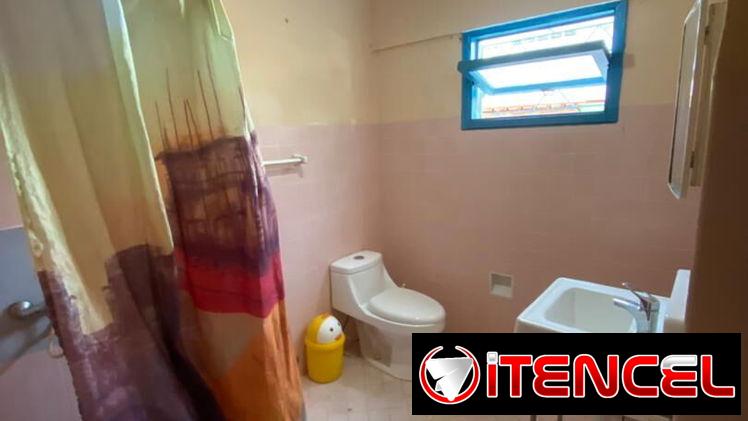 NUEVO VEDADO PRÓXIMO A LA AVENIDA DE BOYEROS Y AL HOTEL TULIPAN APARTAMENTO EN BAJO CON PATIO DE TIERRA