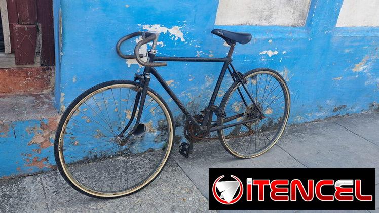 Se vende bicicleta de cicloturismo en 60 USD o al cambio