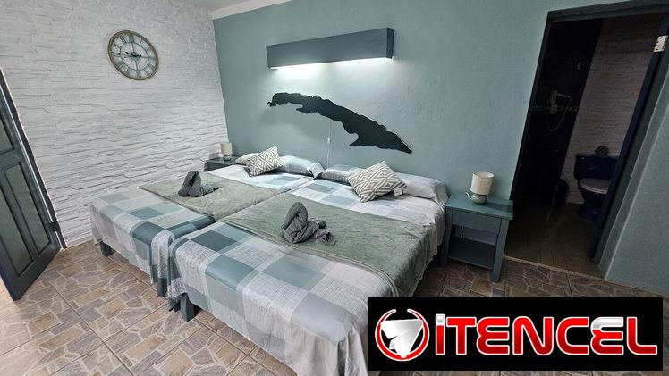 Hostal Las Palmas con Piscina y Jacuzzi Vacaciones en Familia