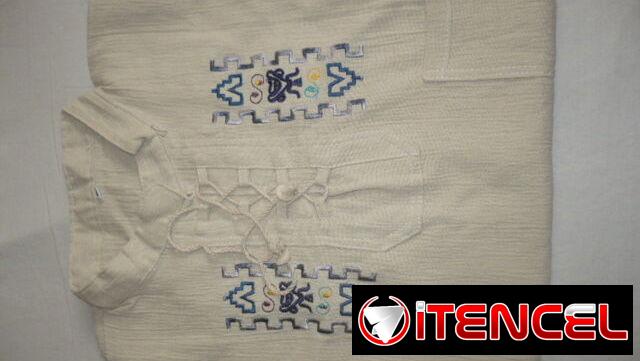 Camisa de hombre bordada de cuello chino. Talla M. Artesanía de Ecuador