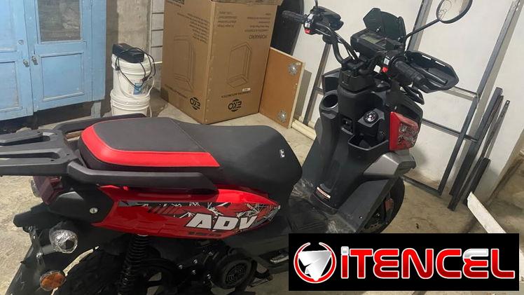 Se vende moto de gasolina marca TRECK