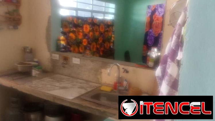 Casa de 2/4 puerta calle en Lawton cerca de luyano con portal garaje patio techo libre moderna cisterna y tanque elevado