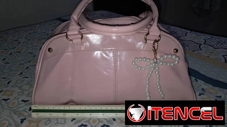 Bolso de hombro o de mano, de mujer.
