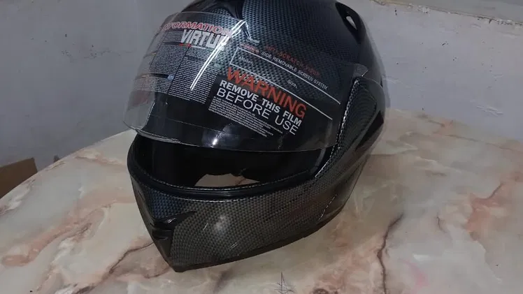 Casco Integral de Fibra de Carbono
