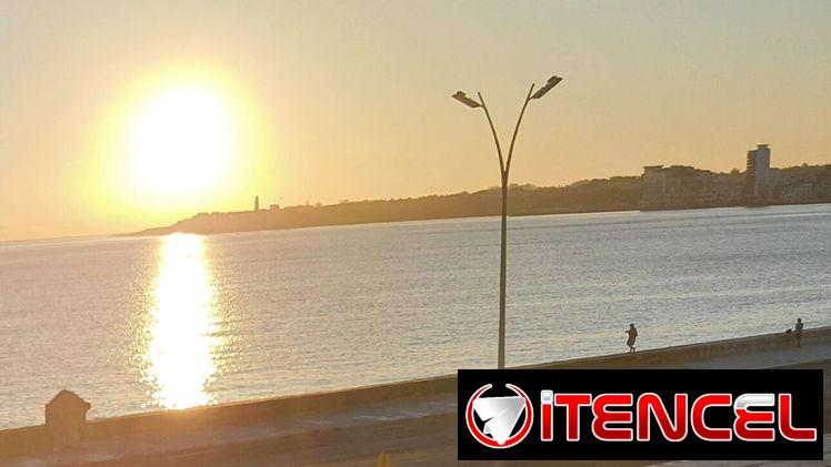 EN VENTA APARTAMENTO CAPITALISTA, MUY CÉNTRICO EN PRIMERA LÍNEA MARÍTIMA