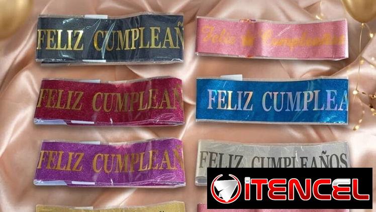 Bandas de feliz cumpleaños y coronas de quinceañeras