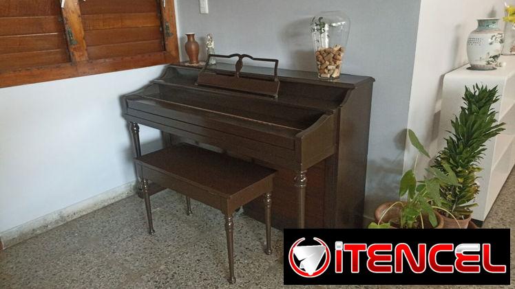 Piano vertical