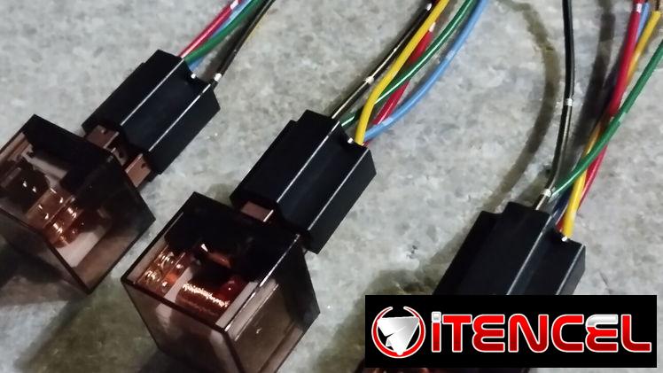 RELAYS DE ALTO CONSUMO DE 5 PATAS Y 100 Ah con sus bases para instalaciones electricas en autos,motos ,para sus claxon ,
