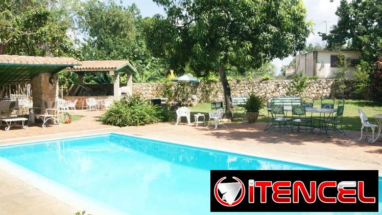 Pasadia en la Habana con piscina.Pasadía en Boyeros. Capacidad máxima para 20 personas. Se oferta almuerzo🦋