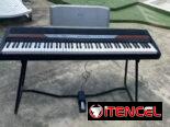 Piano Korg sp250..650 usd con pedal y atril