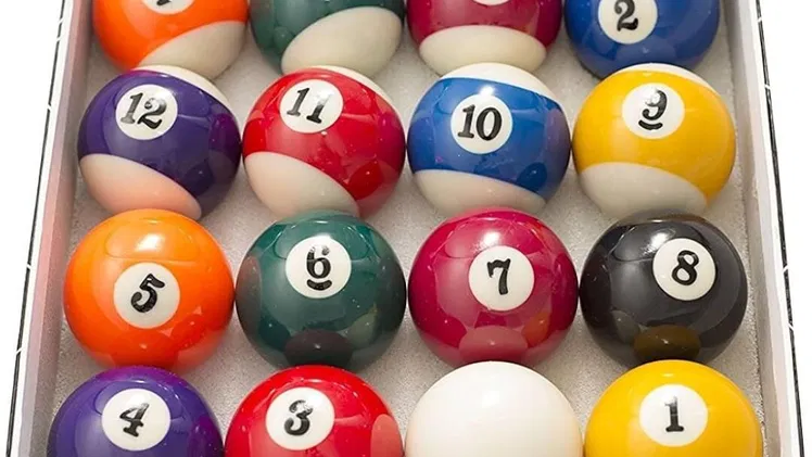 Juego de 16 bolas de billar  🎱 + guantes 🧤.  80 Usd