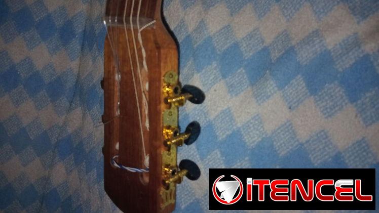 Guitarra acustica nueva