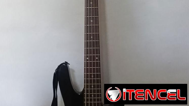 Bajo Washburn 5 cuerdas