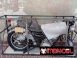 Motos