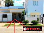 Casa independiente en bajos,puerta calle en ampliación de almendares