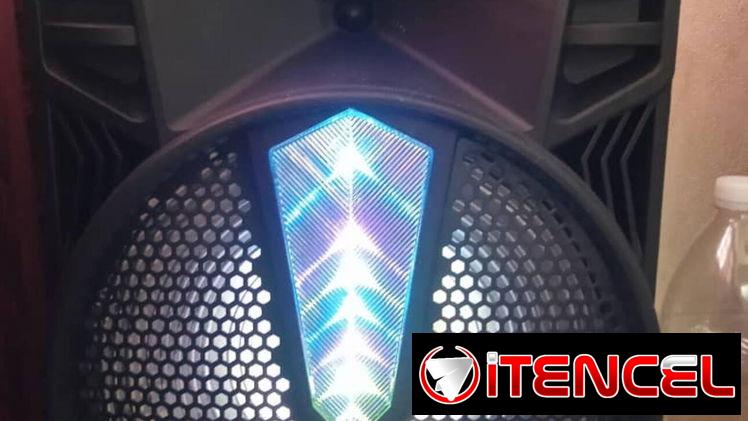 Bocinas nuevas en su caja recargable