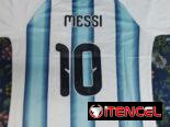 Camisetas de futbol Messi y Ronaldo