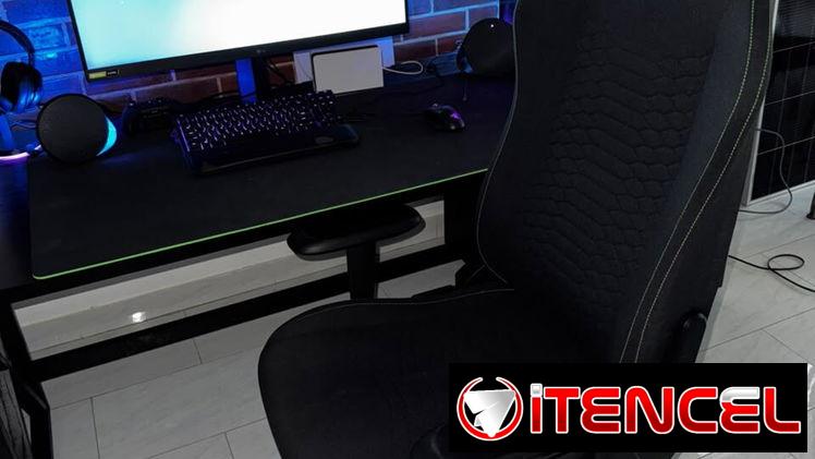 Vendo PC COMPLETA con mesa, Silla RAZER y todo urge venderla tengo la caja de TODO