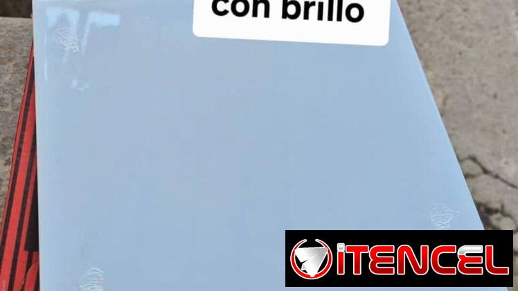 Azulejos azul cielo