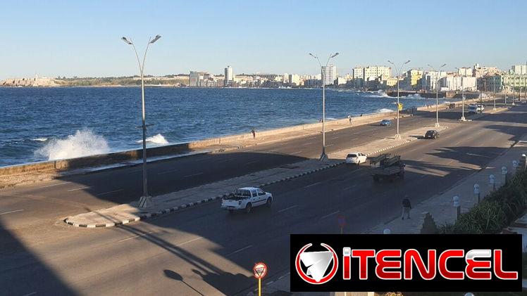 EN VENTA APARTAMENTO CAPITALISTA, MUY CÉNTRICO EN PRIMERA LÍNEA MARÍTIMA
