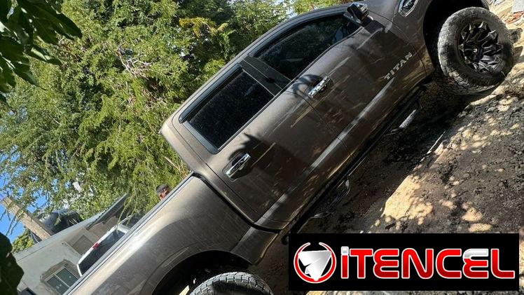 Vendo o negocio Nissan Titán 2018, de gasolina