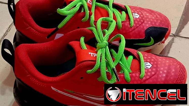 Tacos de fútbol ‘Nike’ (para niño)