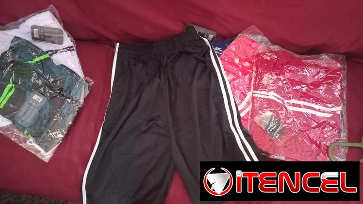 Chorts para hombre de varios colores.