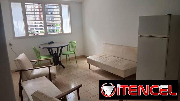 Apartamento de 2 habitaciones en planta baja, El Vedado
